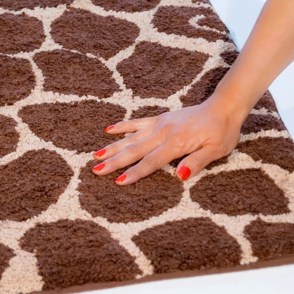 Shop Chesapeake Safari 2pc Chocolate Beige Giraffe Bath Rug Set