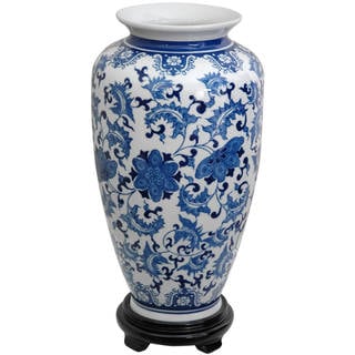 Handmade Porcelain 14-inch Blue and White Floral Tung Chi Vase (China)