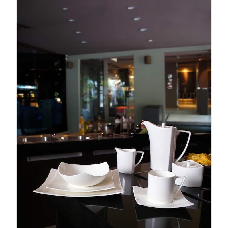 Red Vanilla Extreme White Dinner Plates (Set of 4)