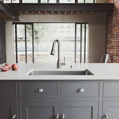 VIGO Mercer Stainless Steel Kitchen Sink and Aylesbury Faucet Set