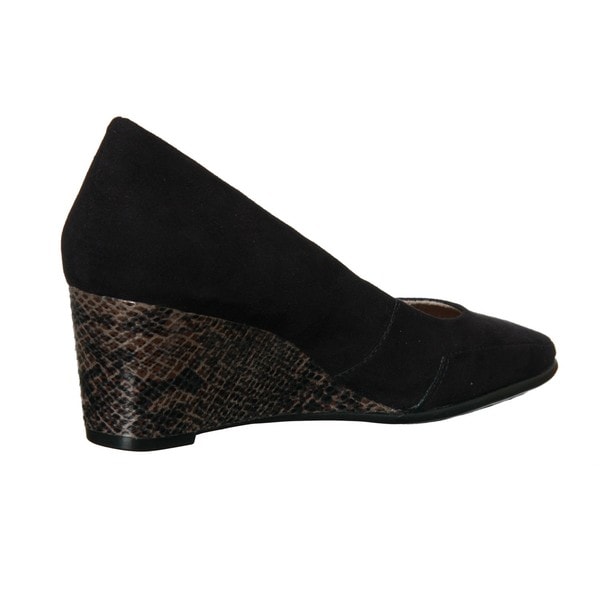 Barecuda' Wedge Pumps - Overstock - 5777992