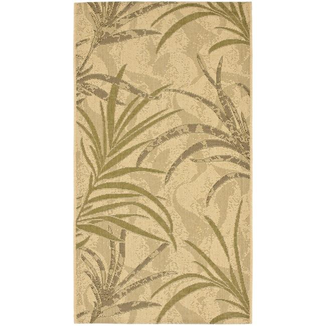 Indoor/ Outdoor Creme/ Green Rug (27 X 5)