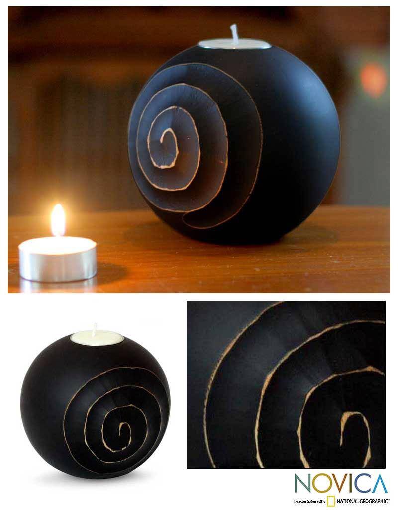 Mango Wood 'Living Night' Candleholder (Thailand)