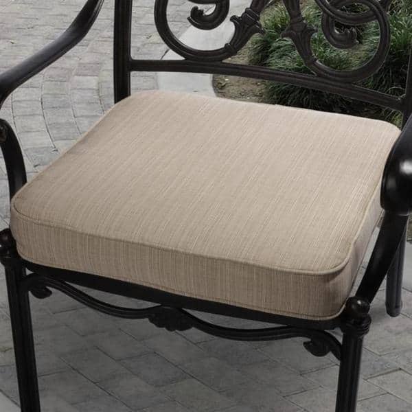 Clara 19-inch Indoor/ Outdoor Textured Beige Cushion Made with Sunbrella