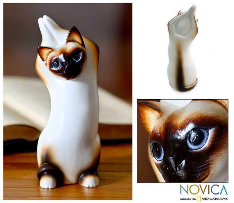 Handmade Wood 'Siamese Cat Stretch' Statuette (Indonesia)