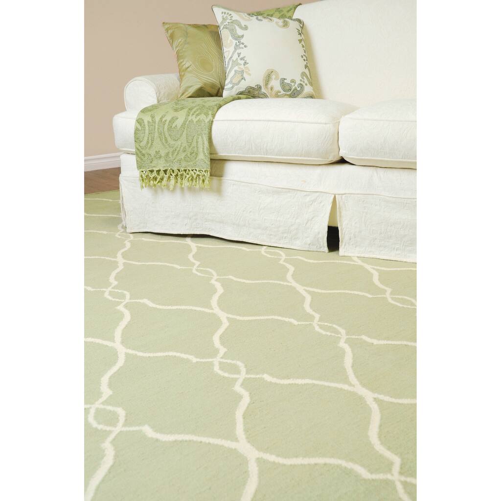 Hand-woven Salem Wool Area Rug - 5' x 8' - 5' x 8'