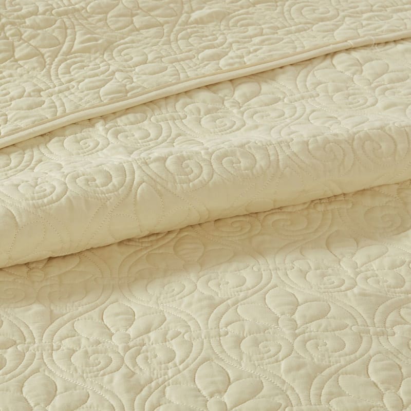 Madison Park Mansfield Reversible Quilt Set