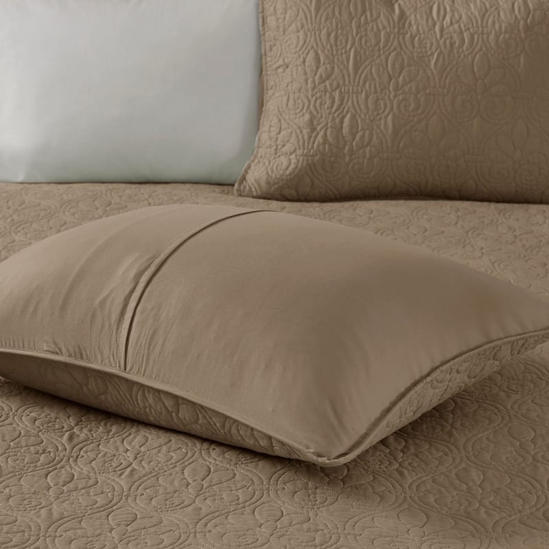 Madison Park Mansfield Reversible Quilt Set