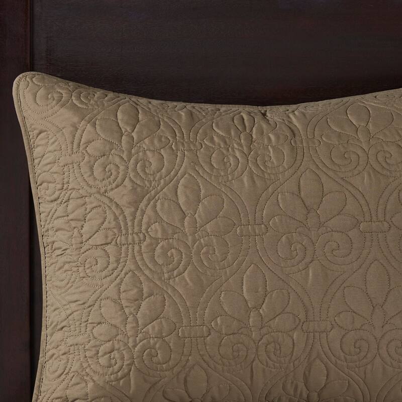 Madison Park Mansfield Reversible Quilt Set
