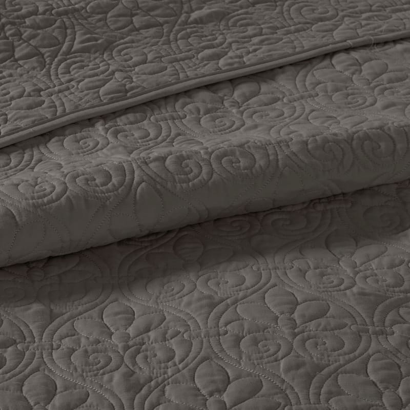 Madison Park Mansfield Reversible Quilt Set
