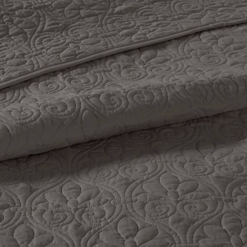 Madison Park Mansfield Reversible Quilt Set