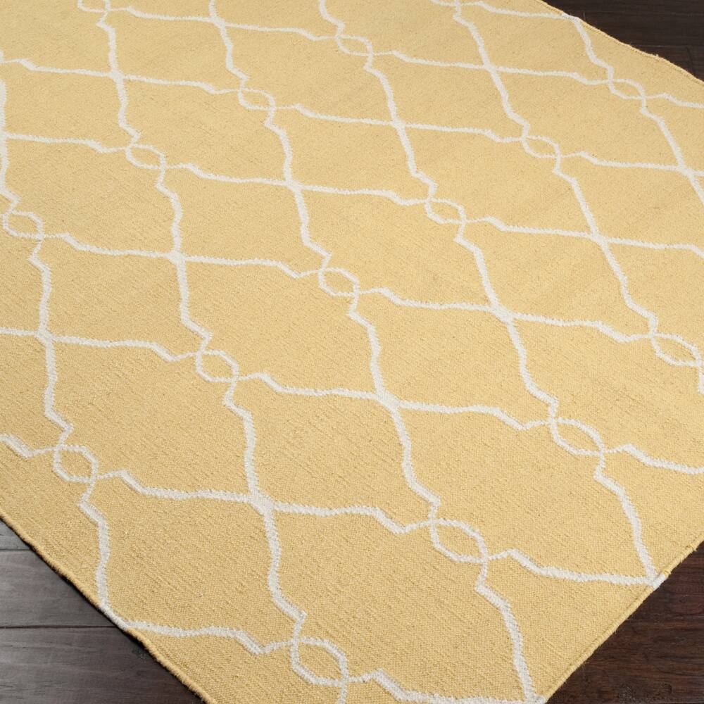 Hand-woven Garfield Sunflower Yellow Flatweave Wool Area Rug - 5' x 8'