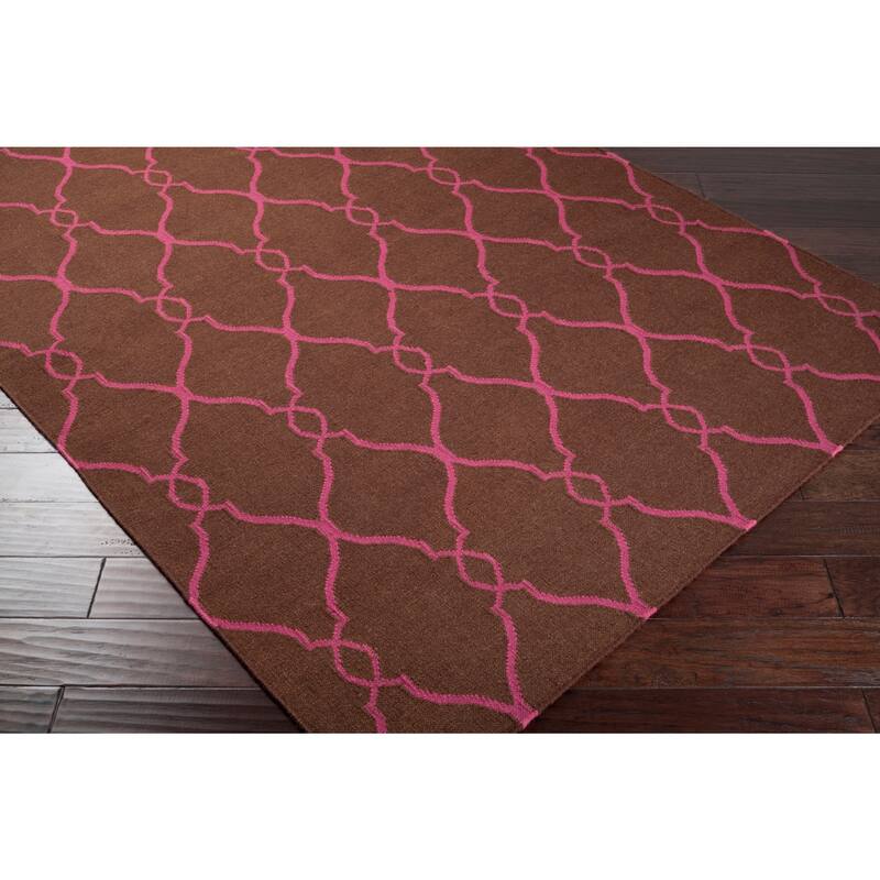 Hand-woven Bristol Pink Moroccan Trellis Flatweave Wool Area Rug - 5' x 8' - 5' x 8'