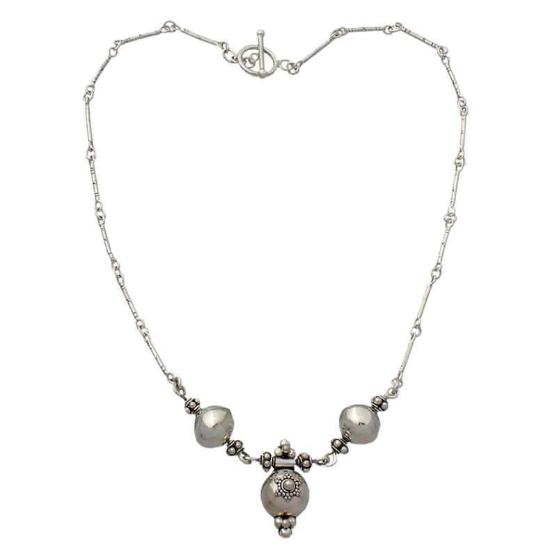 Handmade Sterling Silver 'Trinity Cross' Necklace (Indonesia) - 7'6" x 9'6"