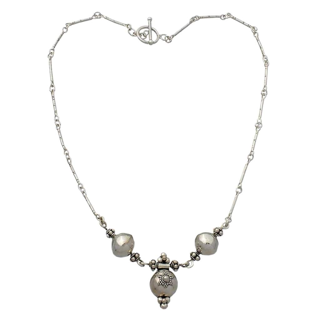 Handmade Sterling Silver 'Trinity Cross' Necklace (Indonesia) - 7'6" x 9'6"