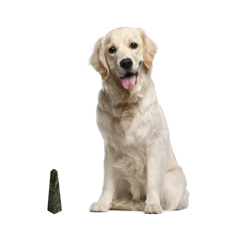 Prosperity Design Artisan Hand-carved Green Jade Obelisk (Peru)