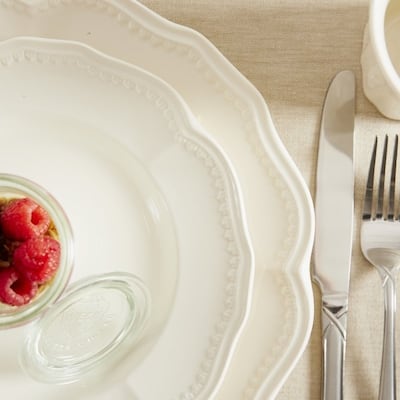 Red Vanilla Classic White Salad Plates (Set of 4)