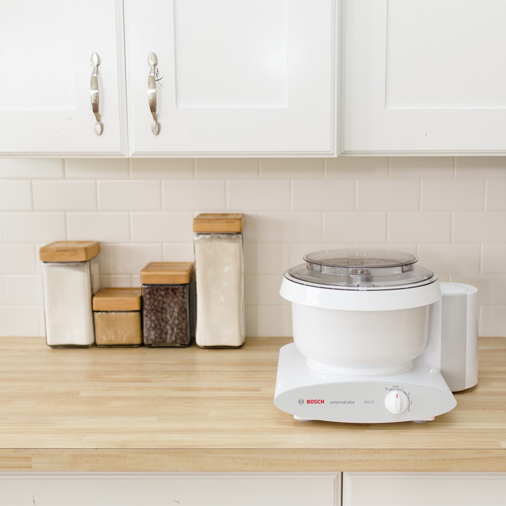  Bosch MUM6N10UC Universal Plus Stand Mixer, 800 Watt,  6.5-Quarts with Bowl Scraper and Cake Paddles: Electric Stand Mixers: Home  & Kitchen