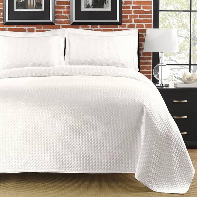LaMont Home Diamante Collection – 100% Cotton Matelassé Coverlet
