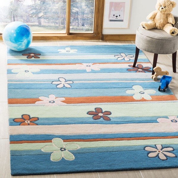 Safavieh Handmade Children's Spring Sky Blue N. Z. Wool Rug (8' x 10') - 8' x 10'