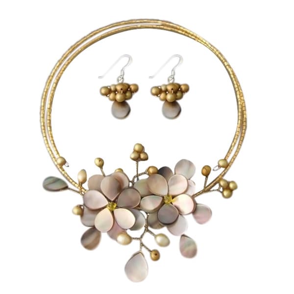 Golden Garland Mother of Pearl Pearl Floral 925 Silver Jewelry Set (4 7 mm) (Thailand) Jewelry Sets