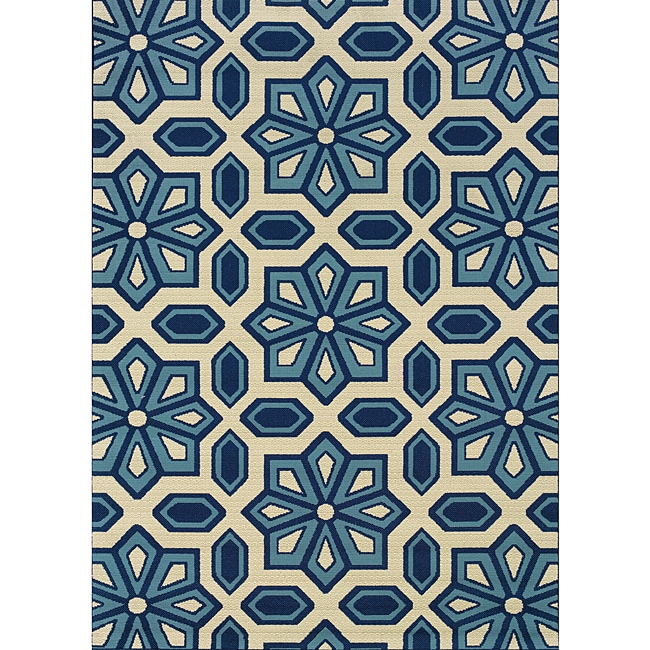 Ivory/ Blue Outdoor Area Rug (53 X 76)