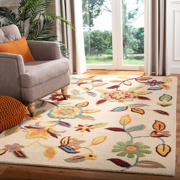 Safavieh Handmade Blossom Beige Contemporary Wool Rug - 8' x 10'