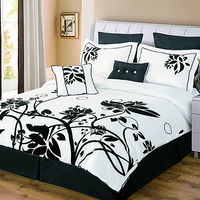 Chelsea Black/ White 8 piece Comforter Set