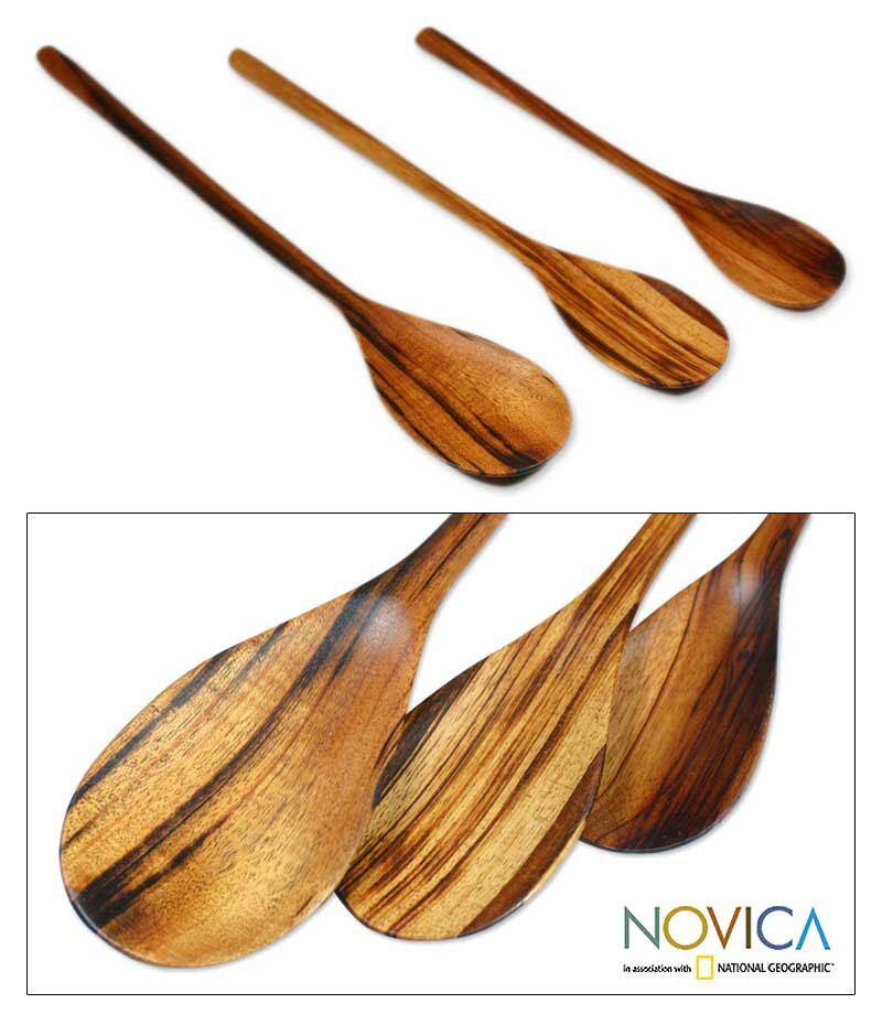 Handmade Set of 3 Jobillo Wood 'Peten Trio' Serving Spoons (Guatemala)