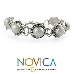 Sterling Silver 'Prosperity' Pearl Link Bracelet (10 mm) (India) Novica Bracelets