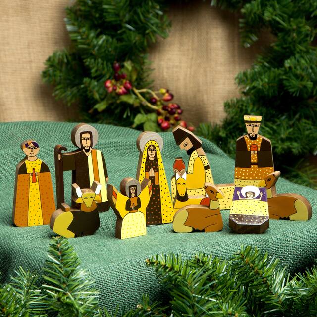 Handmade Christmas Gift Pinewood Nativity Scene, Set of 11 (El Salvador)