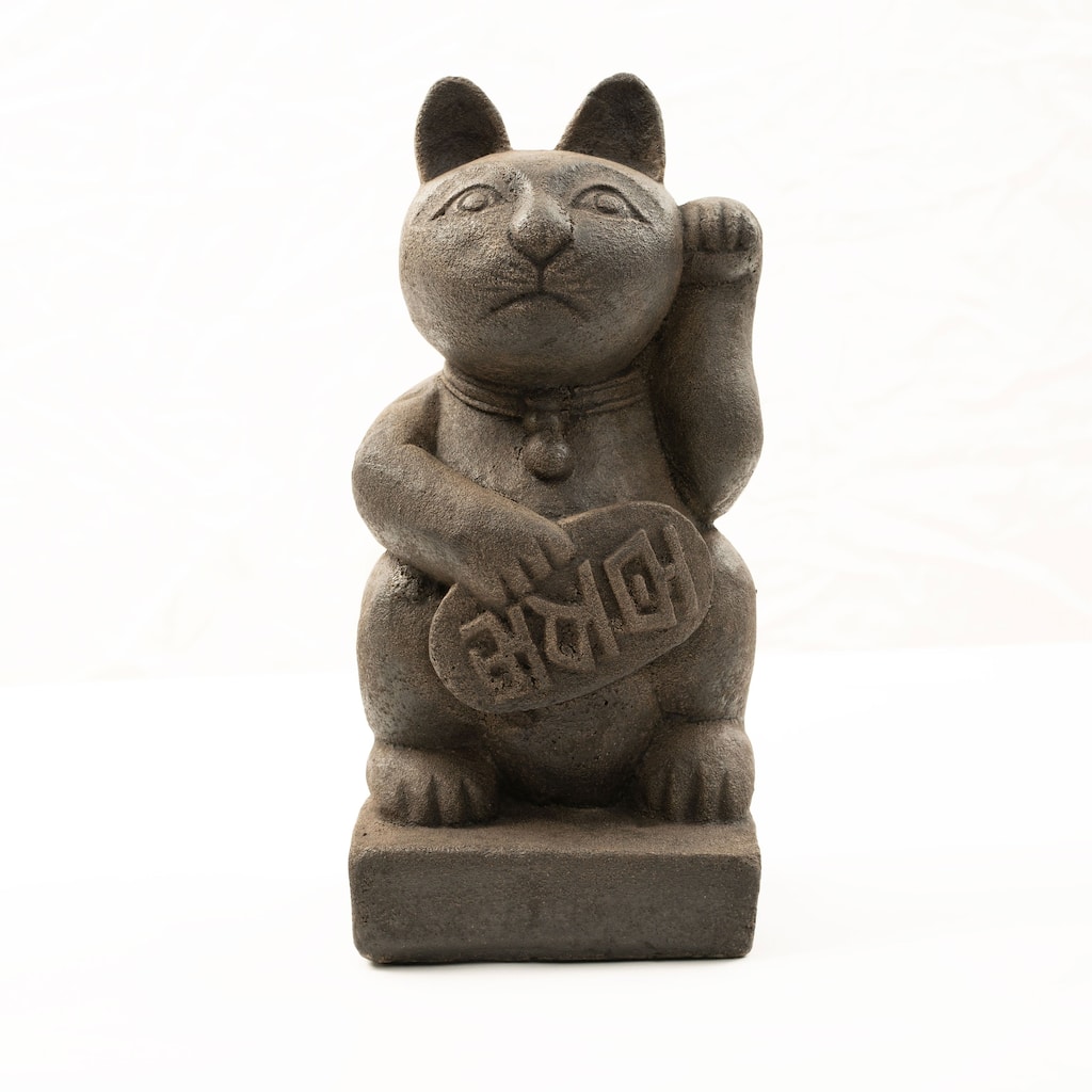 Handmade Stone Japanese Maneki Neko 'Lucky Cat' Statue