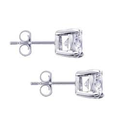 14k Gold 1 1/2ct TDW Round Diamond Stud Earrings - E-F - White