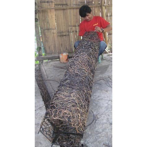 Handmade Multicolor Banyan Leaf Large Floor Lamp (Philippines)