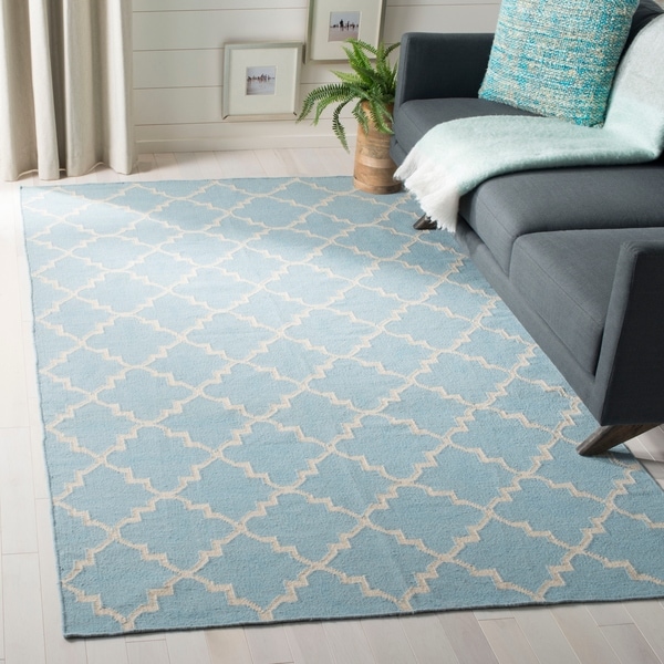 Safavieh Hand-woven Moroccan Reversible Dhurrie Light Blue/ Ivory Wool Rug - 8' x 10'