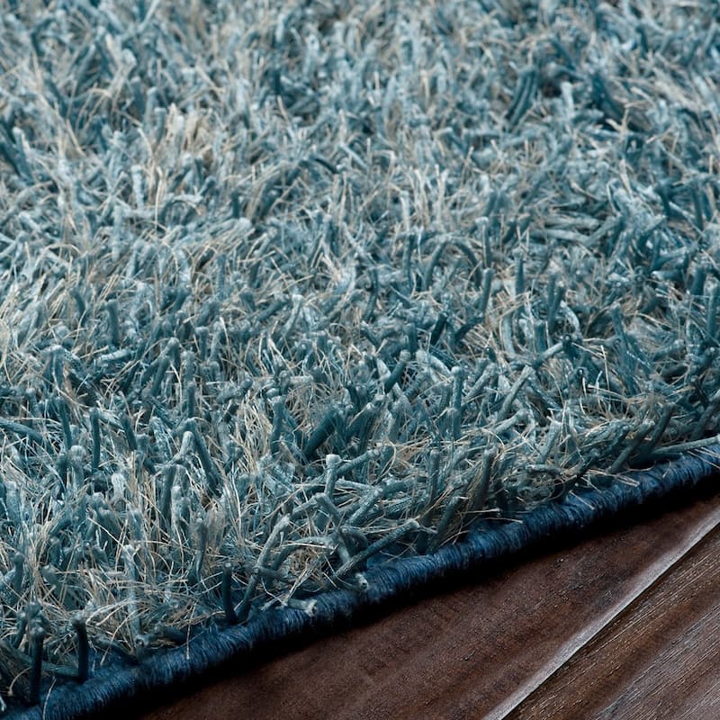 Hand-woven Raz Soft Plush Shag Area Rug (5' x 8')