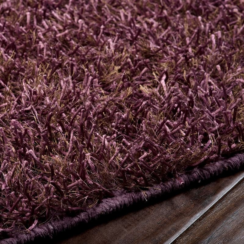 Hand-woven Raz Soft Plush Shag Area Rug (5' x 8')