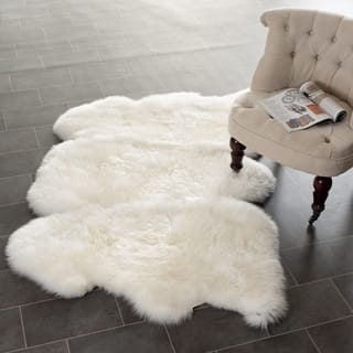 slide 1 of 1, Safavieh Prairie Natural Pelt Sheepskin Wool White Shag Rug (3' x 5')