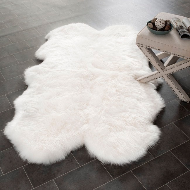 Prairie Sheepskin/ Wool White Shag Rug (4 X 6)