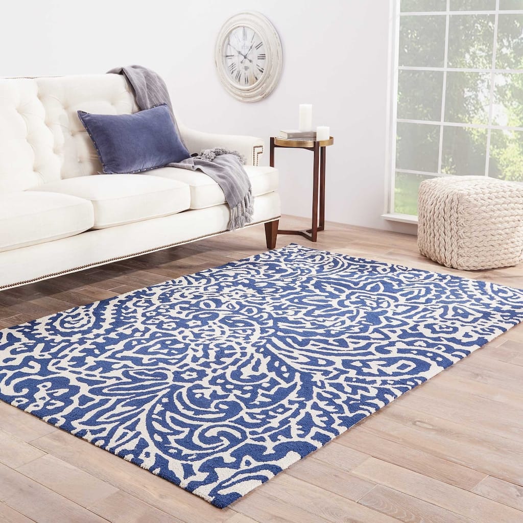 Jayda Indoor/ Outdoor Floral Blue/ White Area Rug (7'6" X 9'6") - 7'6" x 9'6"/Surplus