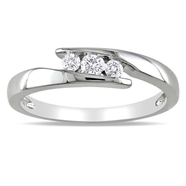 Miadora Sterling Silver 1/5ct TDW Diamond 3-stone Ring