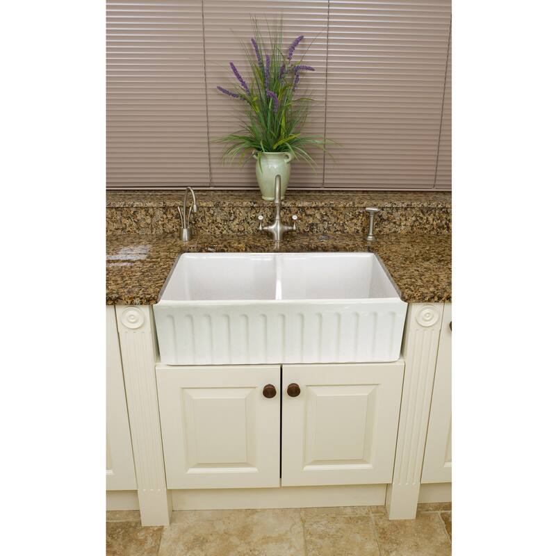 Fine Fixtures Fireclay 32.5-inch Farmhouse Double Kitchen Sink