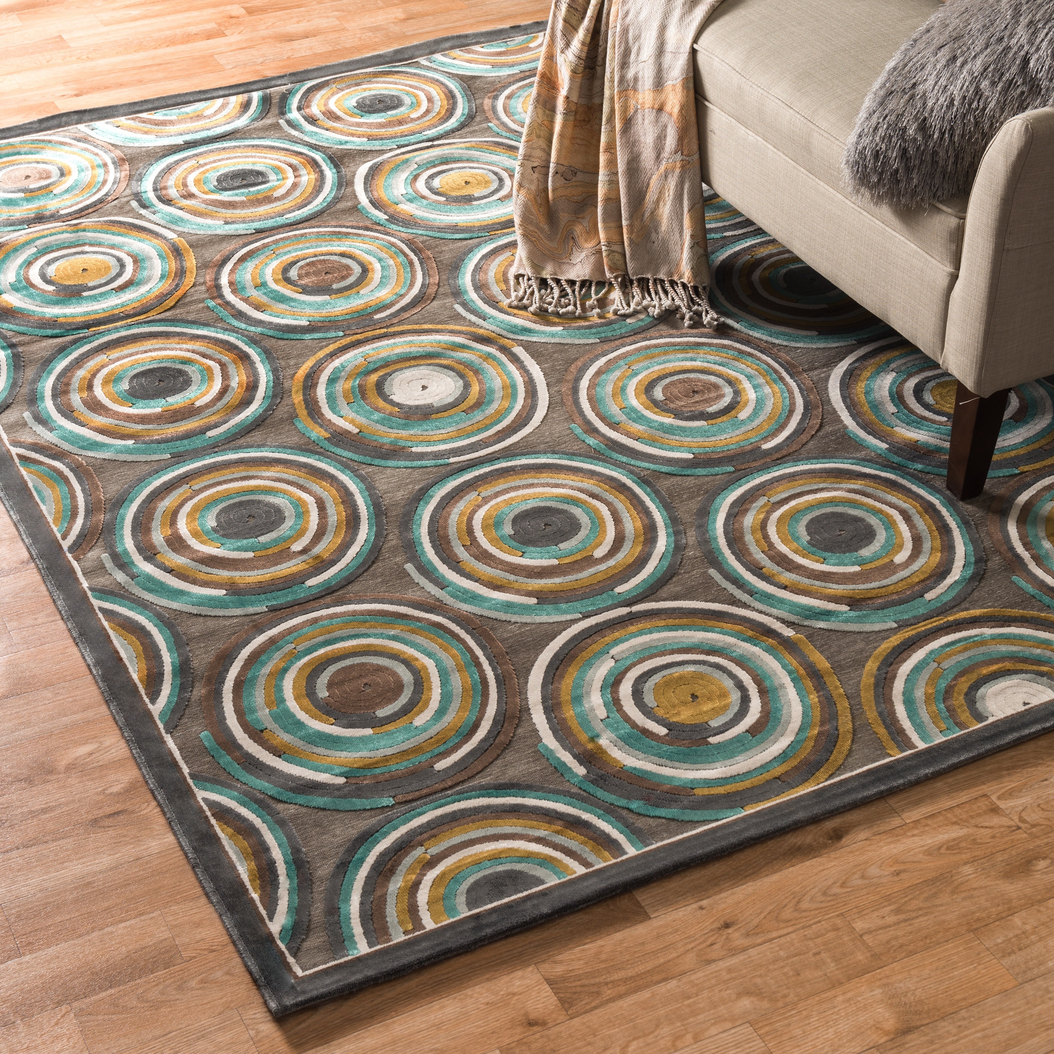 Madison Grey/ Aqua Rug (53 X 77)