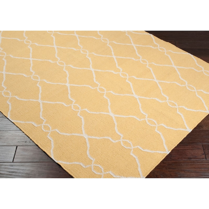 Hand-woven Min Sunflower Yellow Flatweave Wool Area Rug - 3'6" x 5'6" - 3'6" x 5'6"