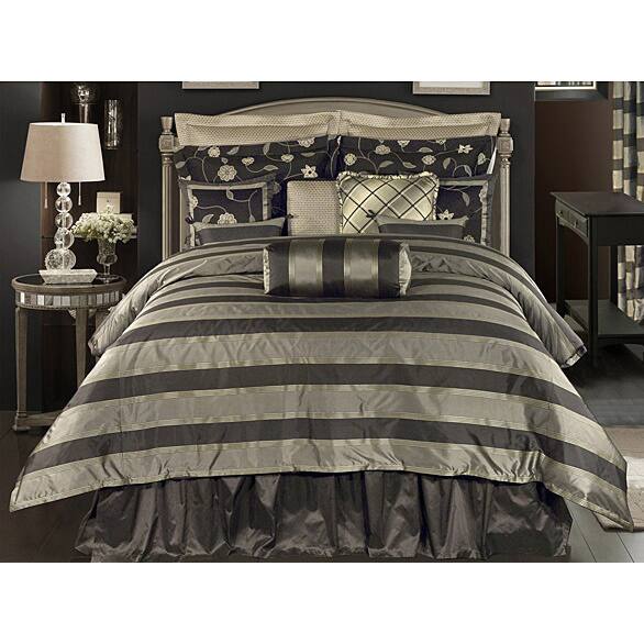 Rose Tree Plaza 4-piece Comforter Set