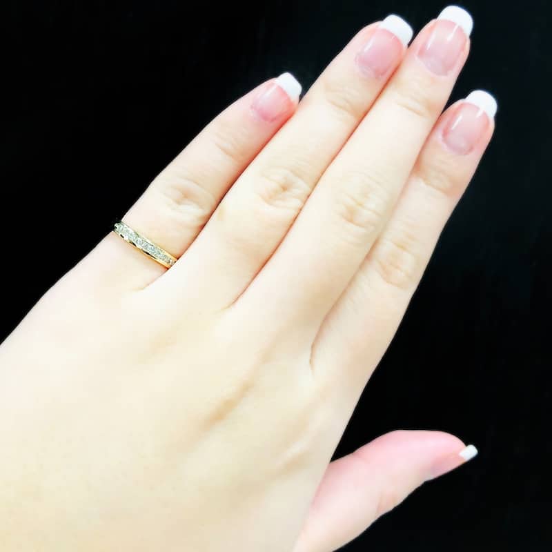 Auriya 10k Gold 1/4ctw Channel Diamond Wedding Band (J-K, I2-I3)