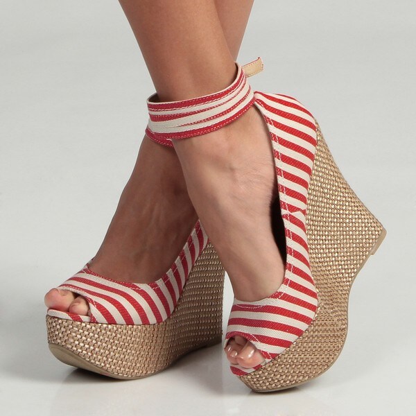 two lips sandals