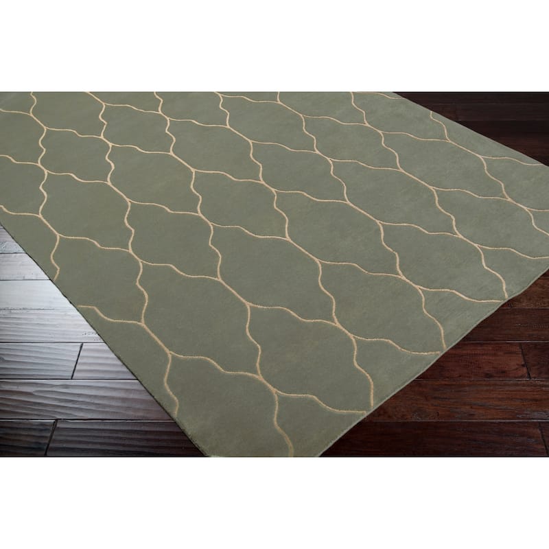 Hand-knotted Green Abu Wool Area Rug - 5' x 8' - 5' x 8'