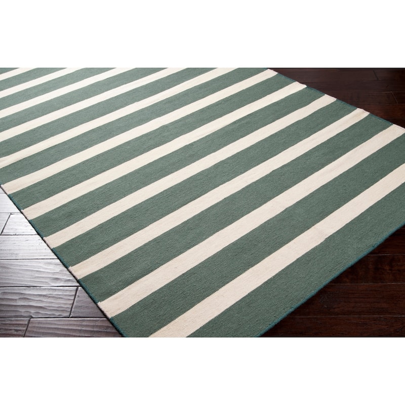Hand-woven Green Wool Frontier Reversible Area Rug - 8' x 11' - 8' x 11'