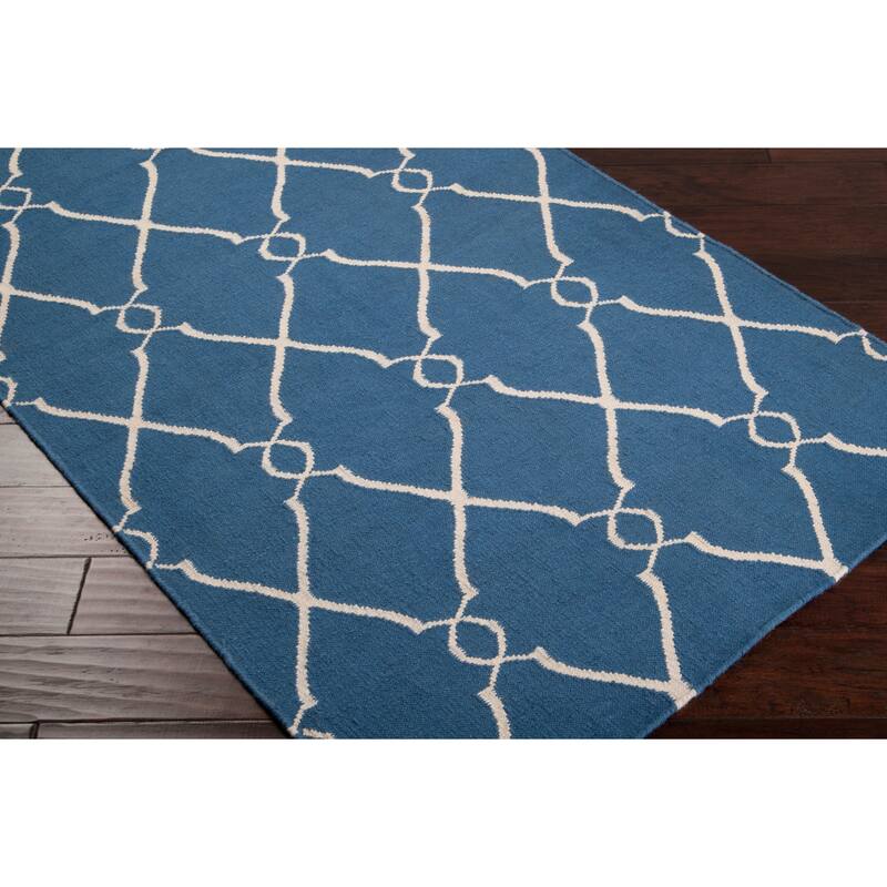 Hand-woven Blue Brewer Wool Area Rug - 3'6" x 5'6"